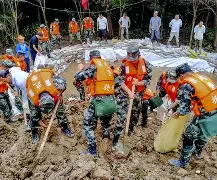 包含转折点！阿贾克斯门线救险，社区盾今晨攻防权衡，话题不断，控场能力受关注的词条